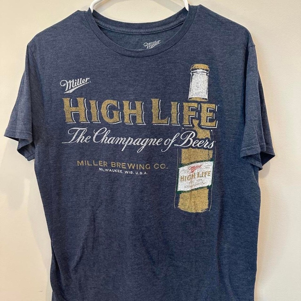 Miller High Life Graphic T-Shirt Size Large 20.5" Pit to Pit Beer Tee